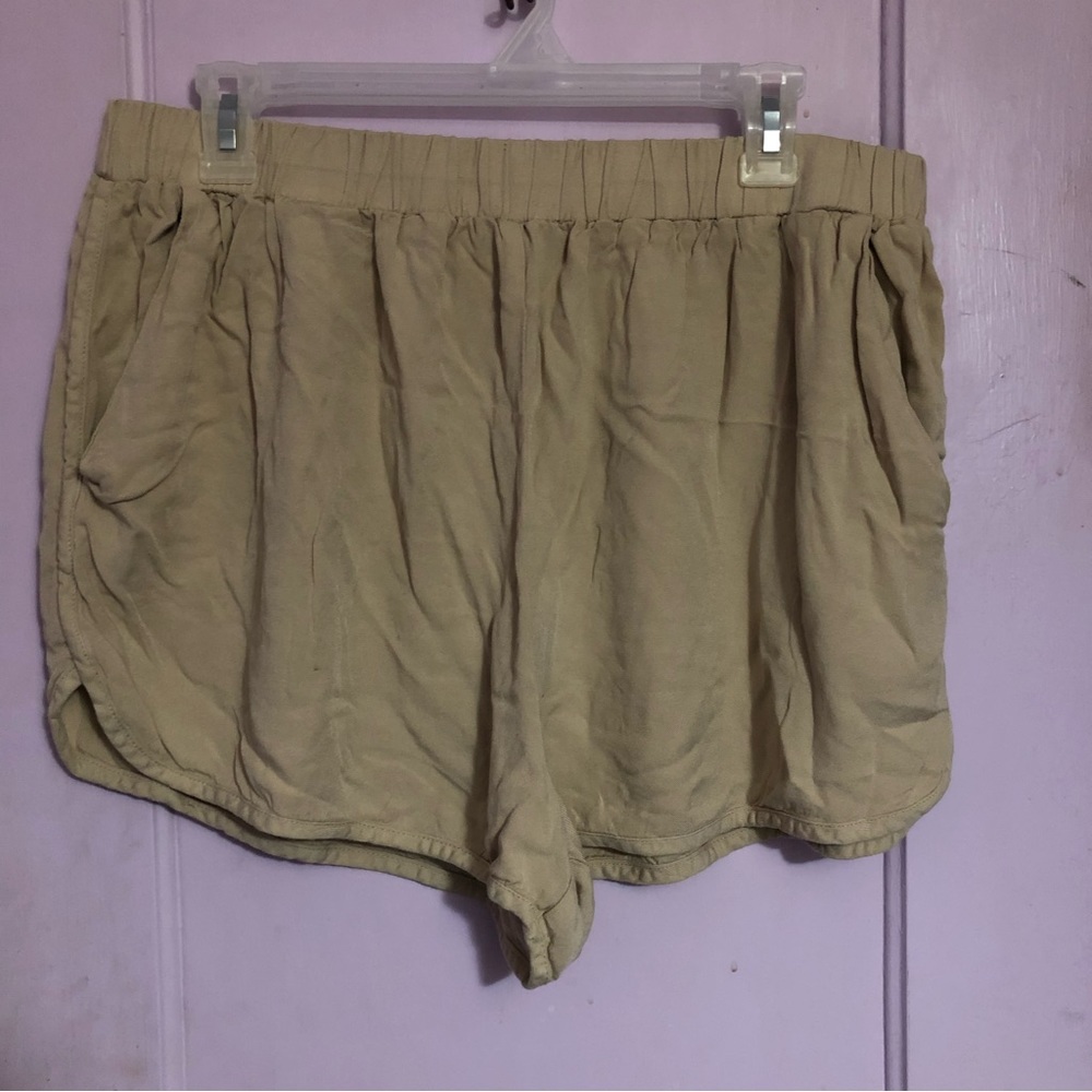 Forever 21 tan flowy shorts